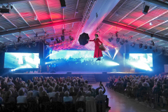 Penguin-Tappers-Show-Mary-Poppins-fliegt-zur-Buehne